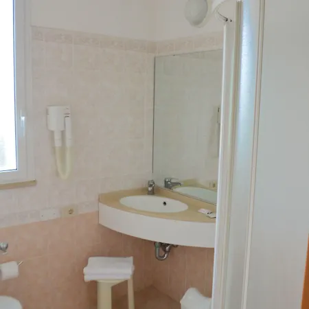 Des Bains 3* מילאנו מריטימה